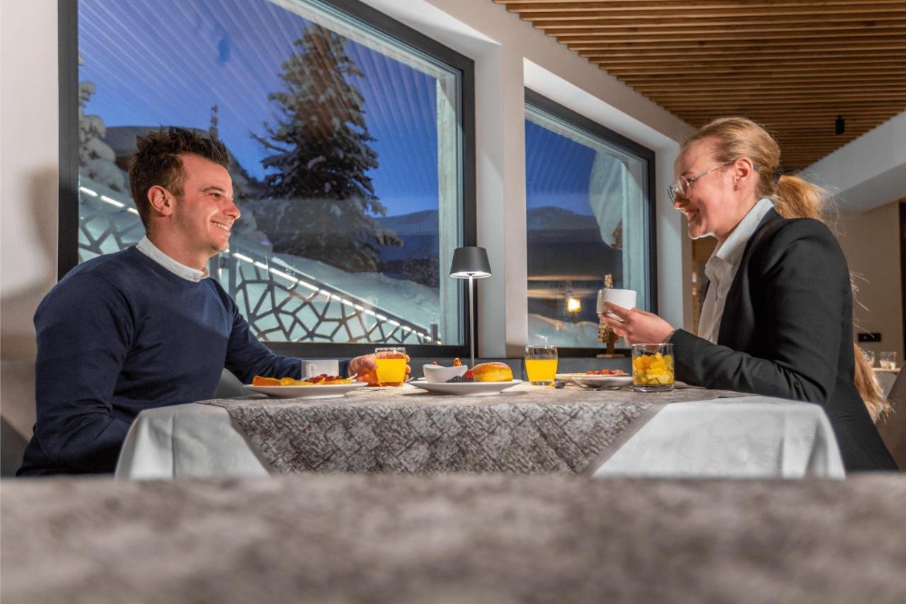 Hotel Bucaneve 리비뇨 외부 사진