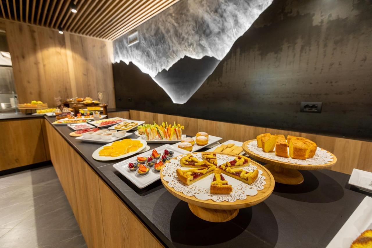 Hotel Bucaneve 리비뇨 외부 사진
