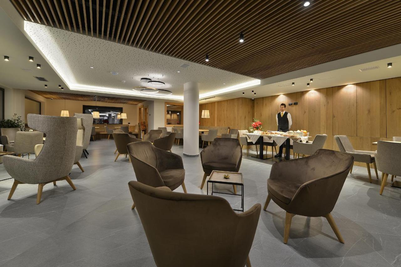 Hotel Bucaneve 리비뇨 외부 사진